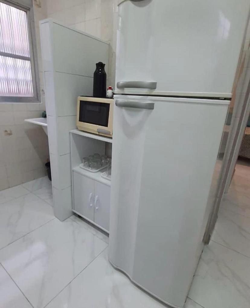 113 Canto Do Forte - 1Dorm - 200 M Da Praia E 20M Dos Bares E Restaurantes - Estacionamento Gratuito E Wi Fi , Tv A Cabo 프라이아 그란데 외부 사진