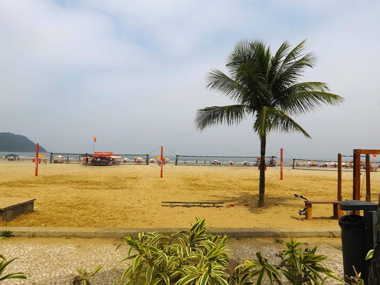 113 Canto Do Forte - 1Dorm - 200 M Da Praia E 20M Dos Bares E Restaurantes - Estacionamento Gratuito E Wi Fi , Tv A Cabo 프라이아 그란데 외부 사진