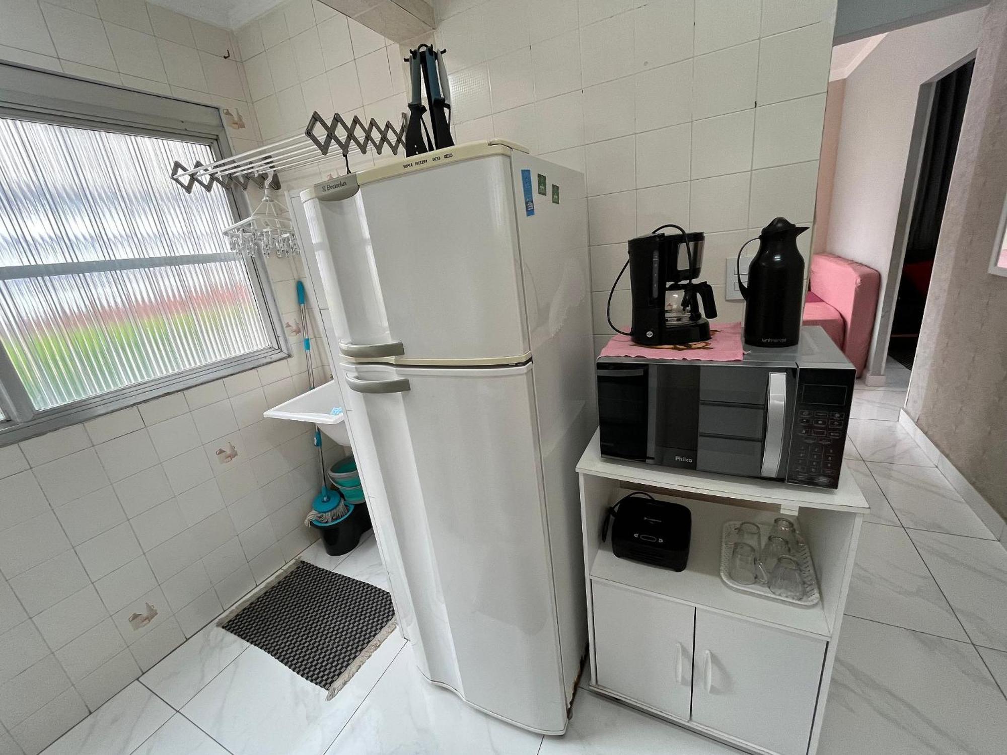 113 Canto Do Forte - 1Dorm - 200 M Da Praia E 20M Dos Bares E Restaurantes - Estacionamento Gratuito E Wi Fi , Tv A Cabo 프라이아 그란데 외부 사진