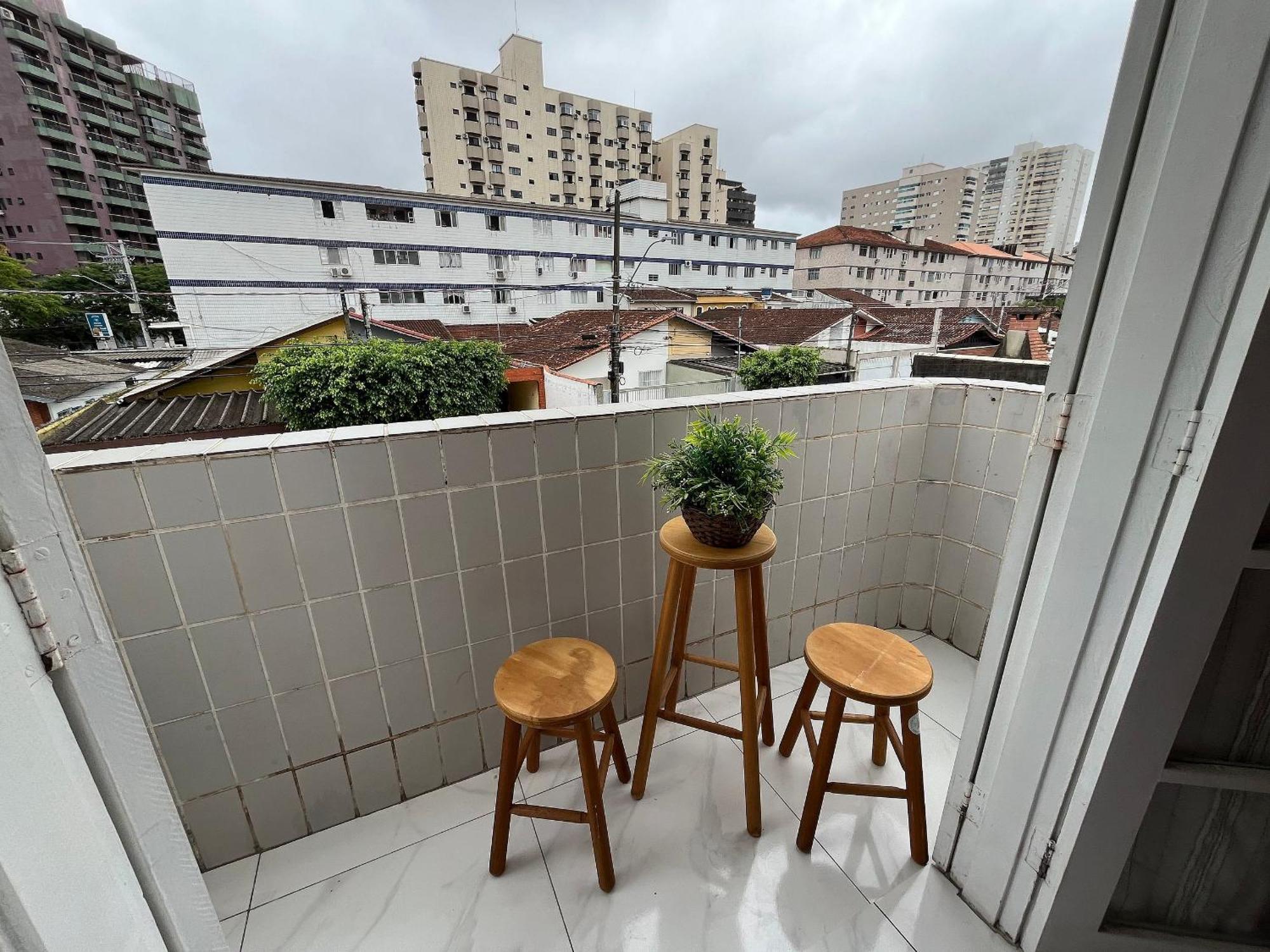 113 Canto Do Forte - 1Dorm - 200 M Da Praia E 20M Dos Bares E Restaurantes - Estacionamento Gratuito E Wi Fi , Tv A Cabo 프라이아 그란데 외부 사진