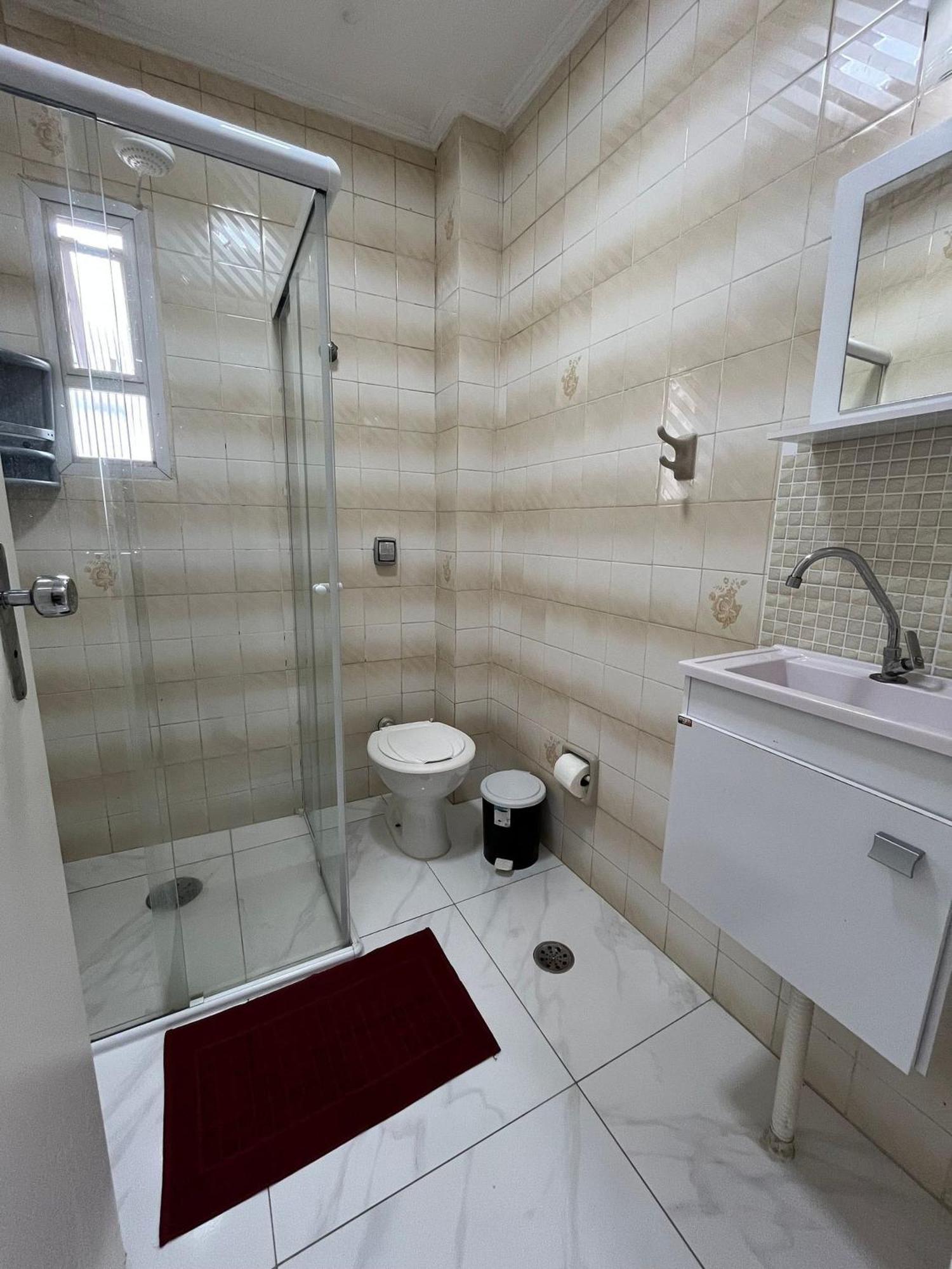 113 Canto Do Forte - 1Dorm - 200 M Da Praia E 20M Dos Bares E Restaurantes - Estacionamento Gratuito E Wi Fi , Tv A Cabo 프라이아 그란데 외부 사진