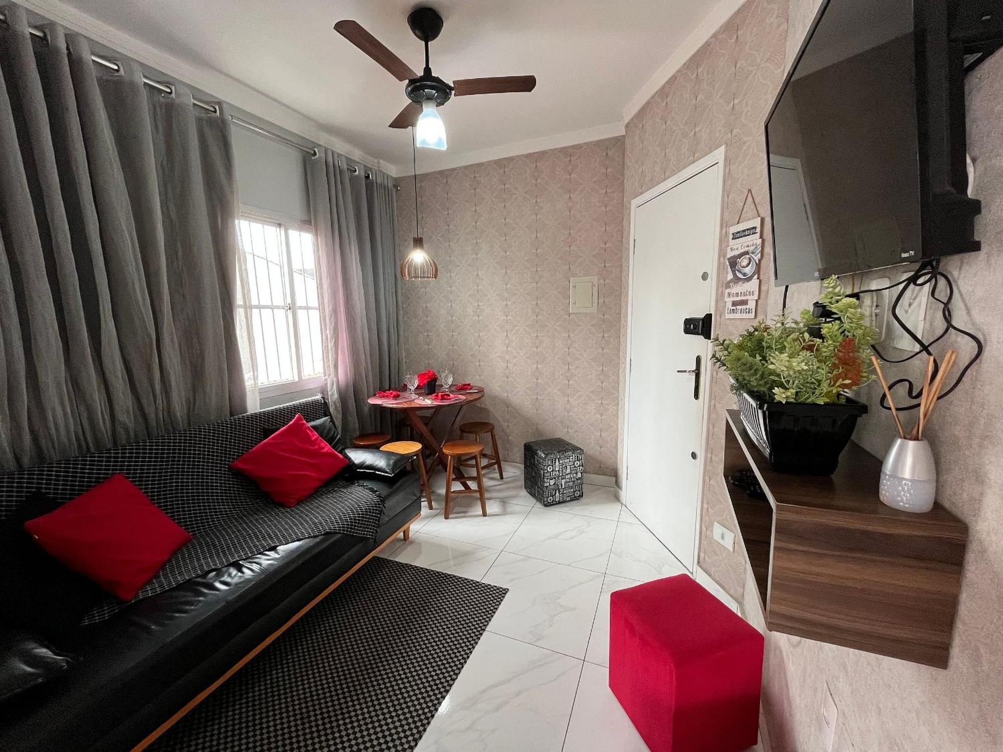 113 Canto Do Forte - 1Dorm - 200 M Da Praia E 20M Dos Bares E Restaurantes - Estacionamento Gratuito E Wi Fi , Tv A Cabo 프라이아 그란데 외부 사진